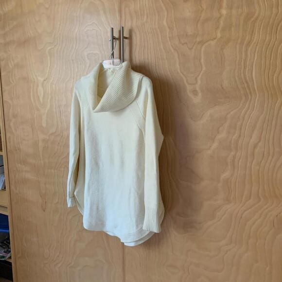 Anthropology top sweater size m - Picture 3 of 5